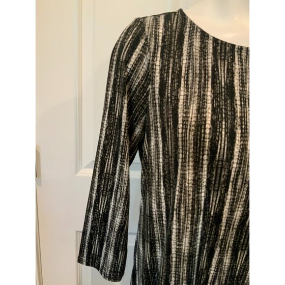 BCBG Max Azria Black & White Striped 3/4 Sleeve Shift Dress, Size Medium - Picture 3 of 8